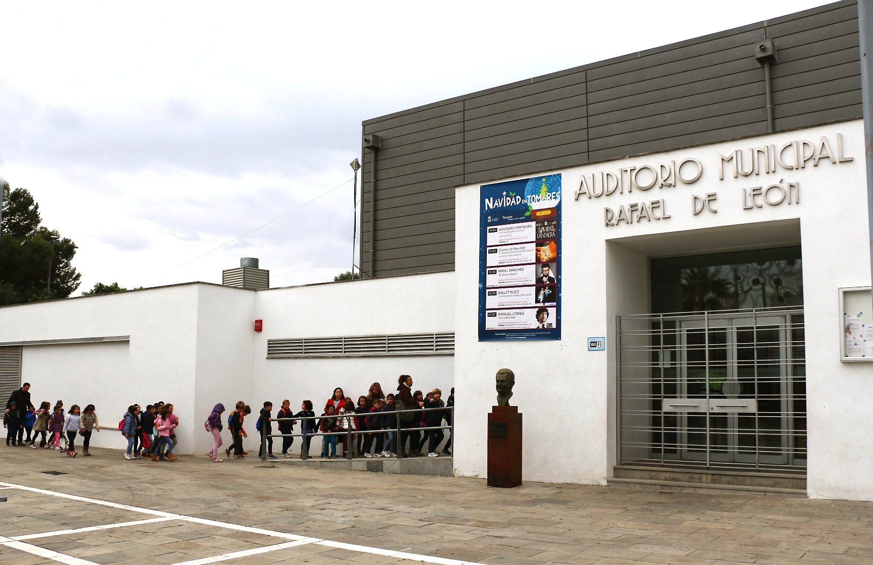 Auditorio de Tomares.jpg